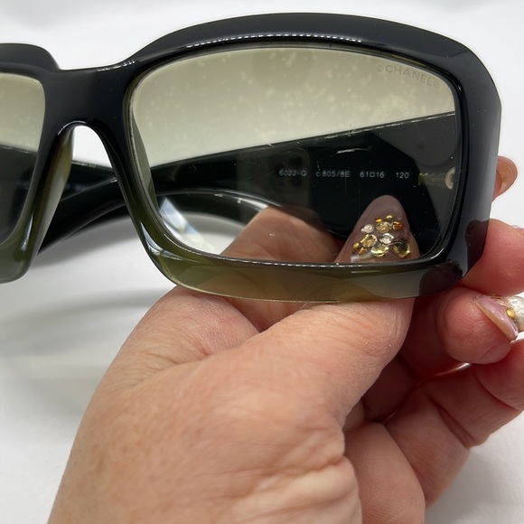 Chanel green sunglasses w/ gradient tint - Picture 12 of 12
